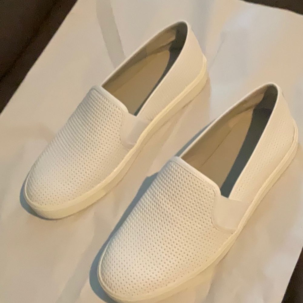 VINCE Blair Perforated Leather /Slip-on design. Comfortable Sneakers - Picture 2 of 8